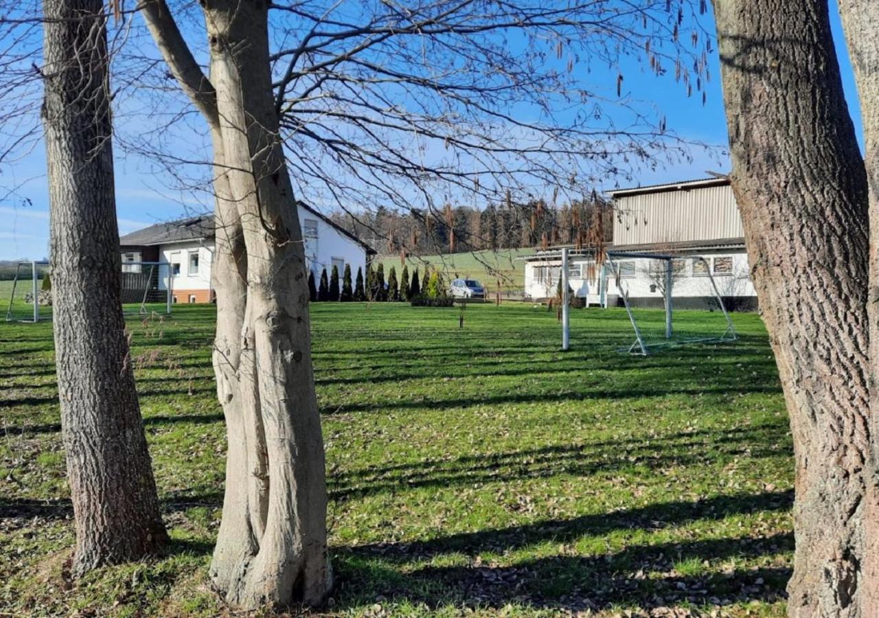 Exklusive Naturoase Direkt Am Ars Natura Wanderweg Mit Panoramablick Auf Melsungen Luaran gambar